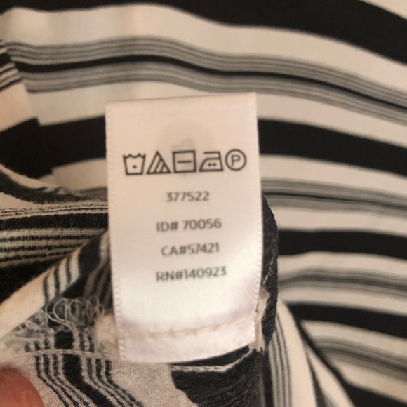 LOFT Sleeveless Blouse MP EUC Black and White Striped - Picture 2 of 5